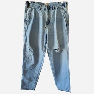 Magellan Outdoors Light Blue Men's Relaxed Jeans